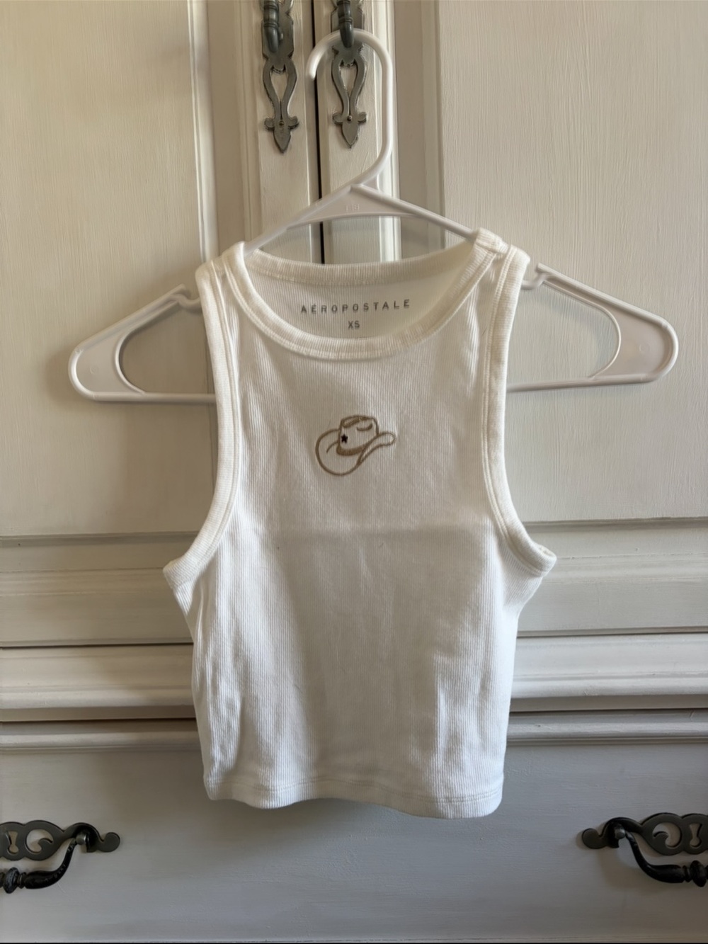 Aeropostale White Ribbed Crop Tank with Tan Embroidered Cowboy Hat